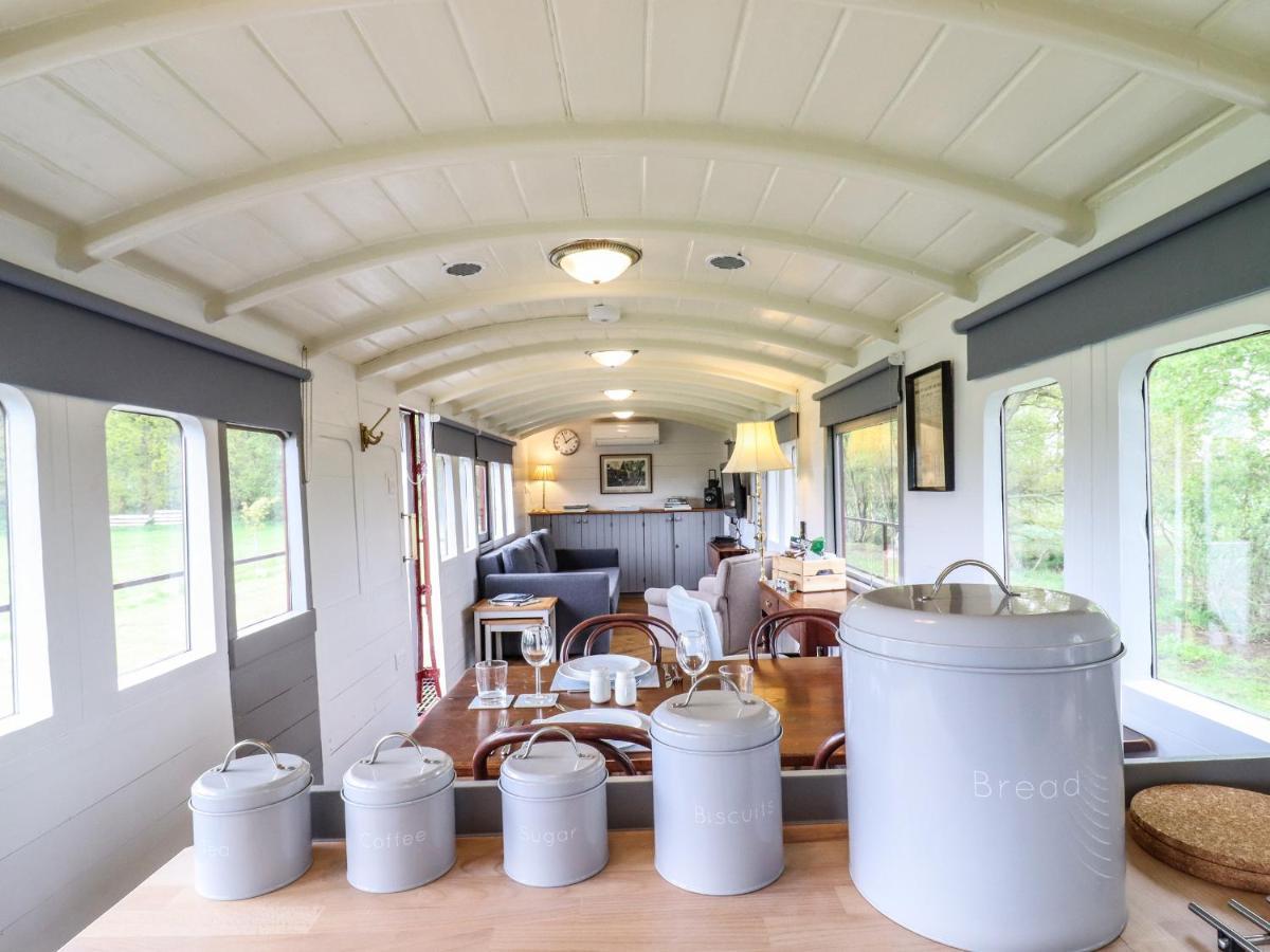 The Carriage At High Barn Heritage ハルステッド エクステリア 写真