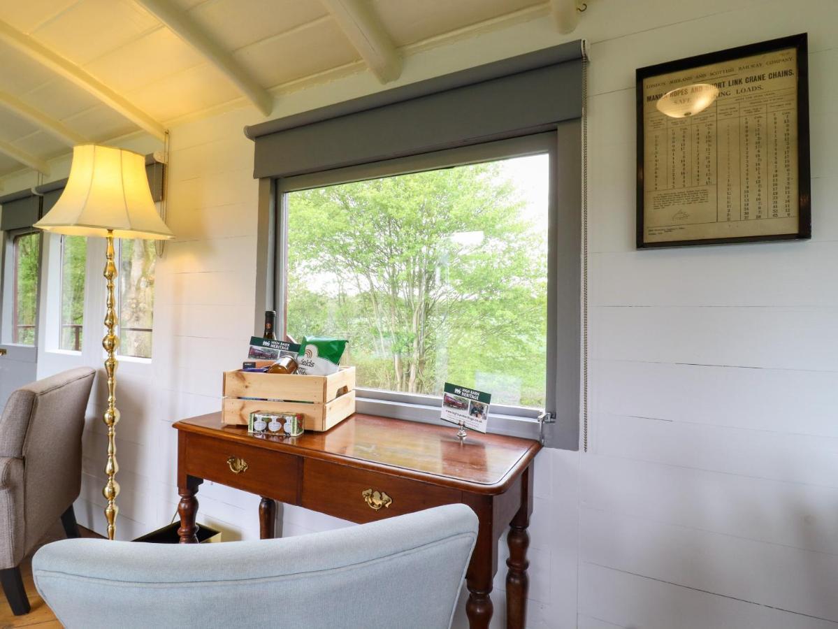 The Carriage At High Barn Heritage ハルステッド エクステリア 写真